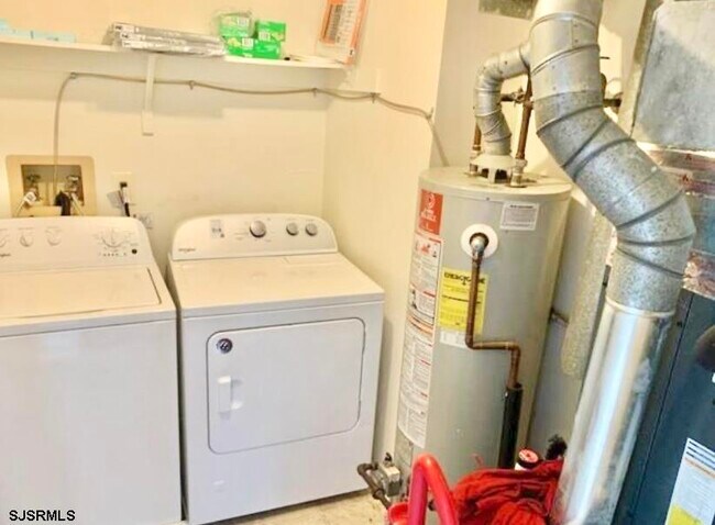 Building Photo - 118 Sussex Pl