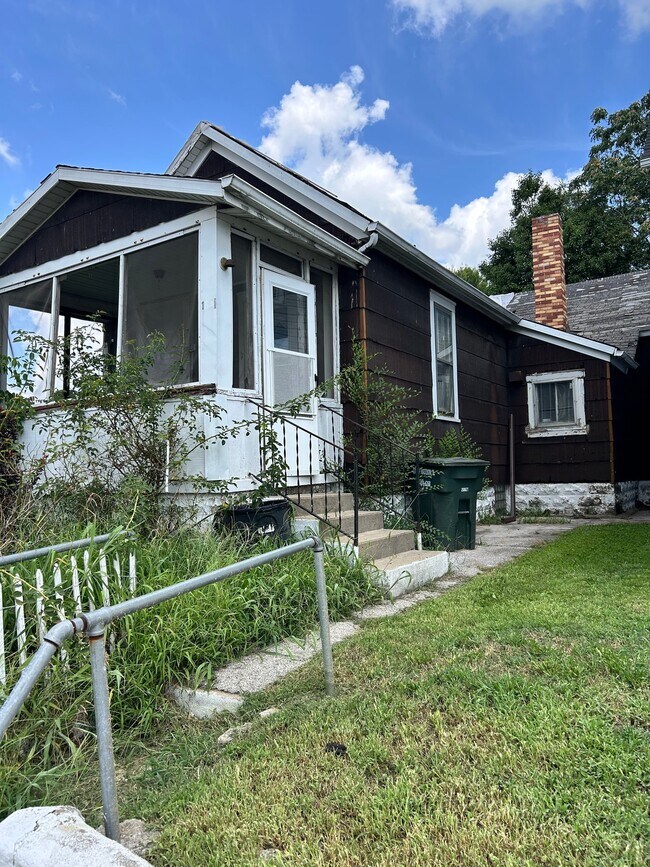 Building Photo - 1532 5th St