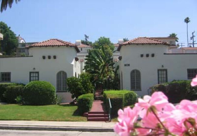 Building Photo - 806-808 Tularosa Dr