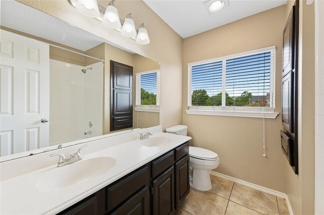 Building Photo - 776 Monticello Cir