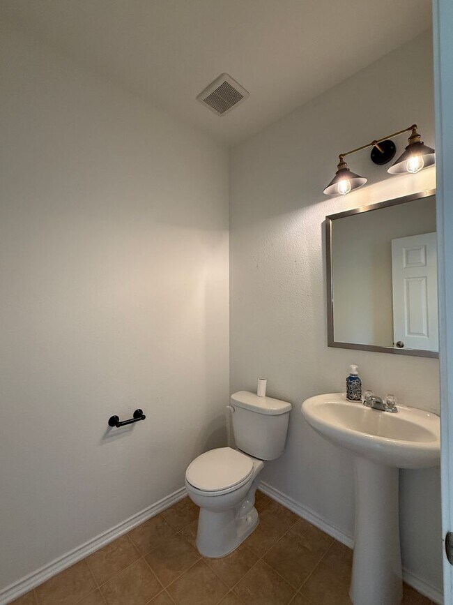 Building Photo - 2250 Howry Dr