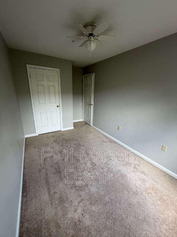 Building Photo - 2404 Sandwich Ct