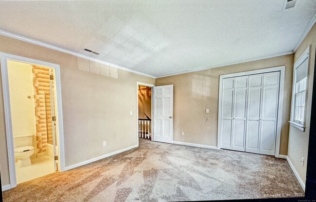 Building Photo - 136 Tunxis Village