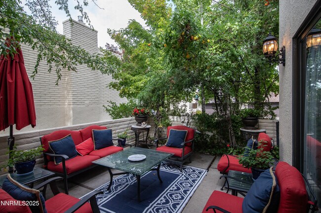 Building Photo - 4953 Lakeridge Terrace W