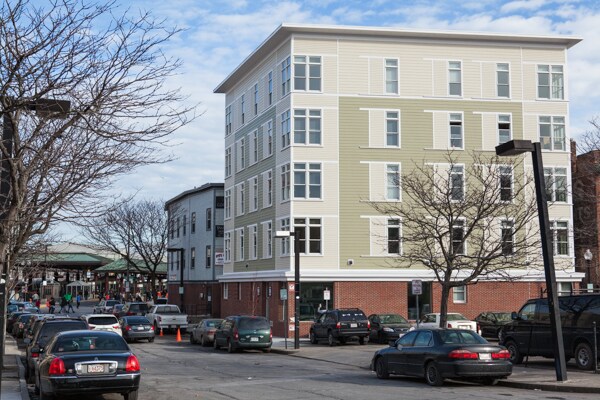 Building Photo - 10 Roxbury St