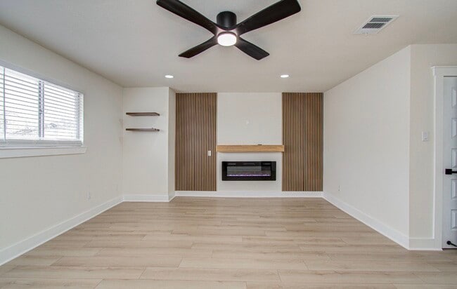 Building Photo - 14231 Misty Meadow Ln