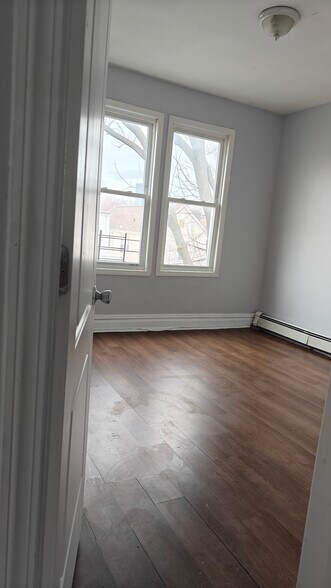 Building Photo - 166 Lexington Ave