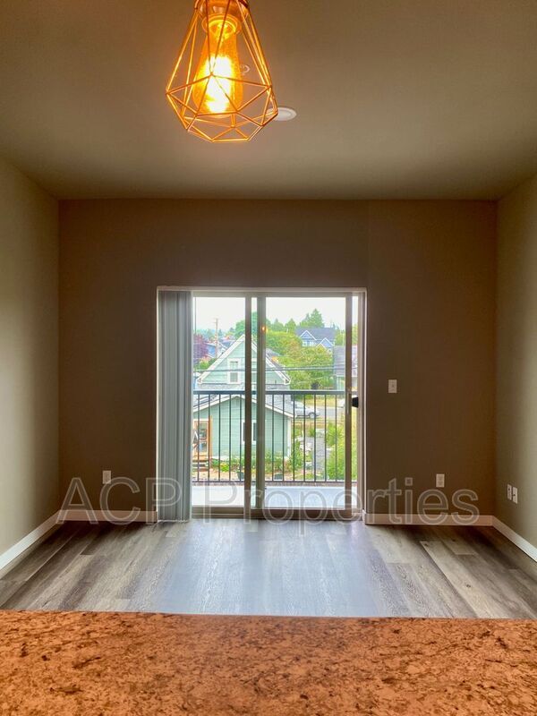 Primary Photo - 2524 Meridian St