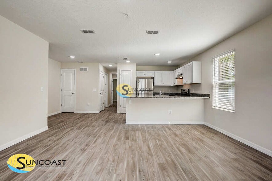 Building Photo - 11479 Oakfield Ct