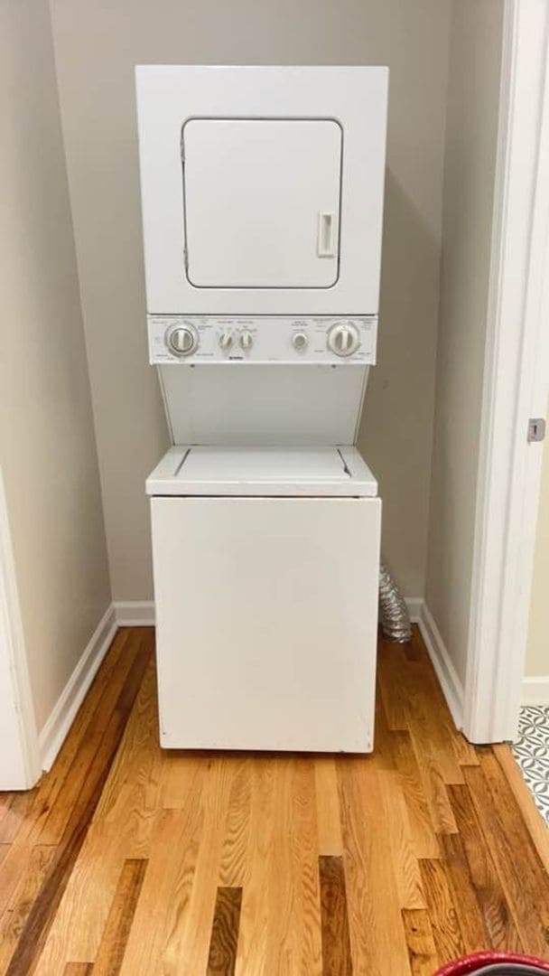 Building Photo - Convenient Columbia Living – Renovated Duplex Near Two Notch & Forest Dr