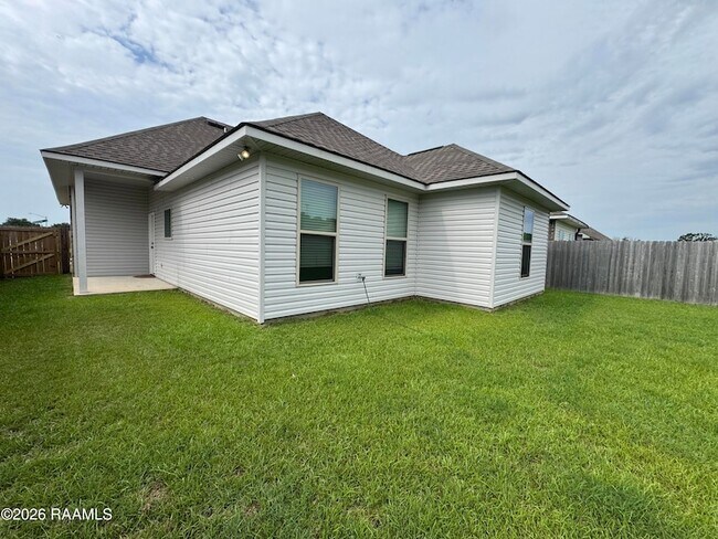 Building Photo - 325 Mulholland Ln