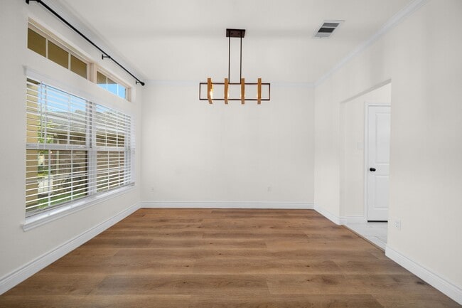 Building Photo - 206 Elianne Lace Ct