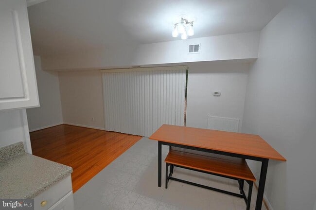 Building Photo - 2237 Castle Rock Square