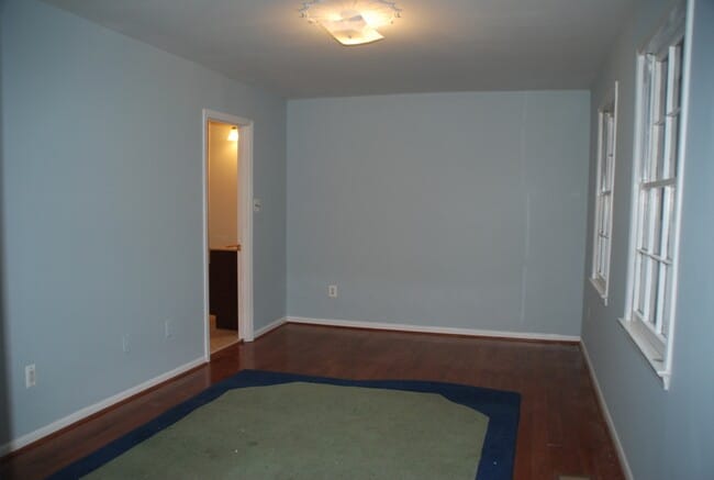 Building Photo - 2925 Espana Ct