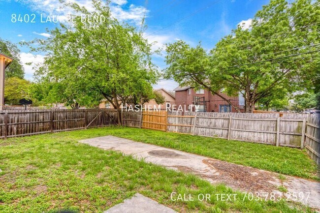 Building Photo - 8402 Laurel Bend