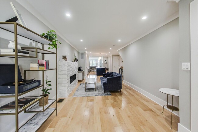 Building Photo - Amazing Victorian Two-level unit  in Colum...