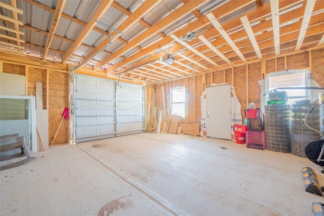 Building Photo - 1015 FM 960 Rd