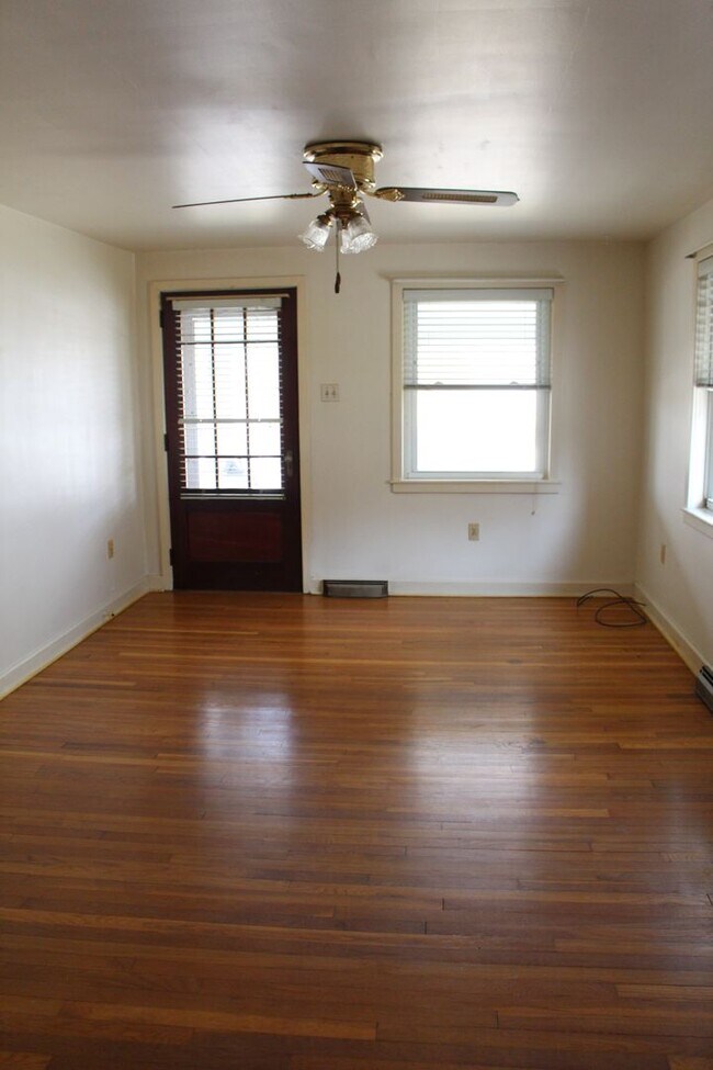 Building Photo - 4840 Lehman Rd