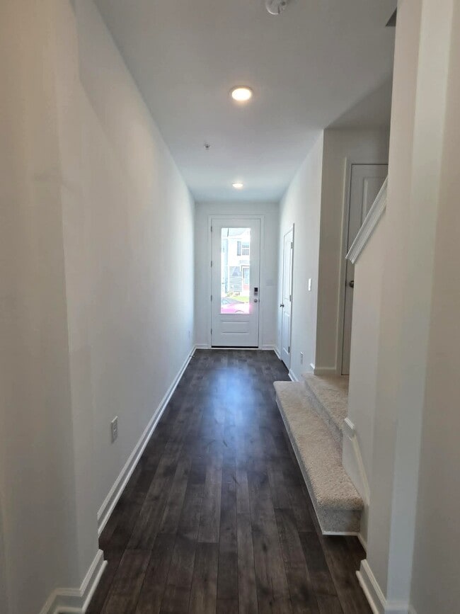 Building Photo - 222 Clement Lp