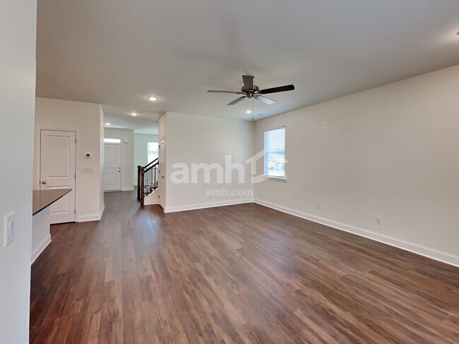 Building Photo - 152 Willow Ln