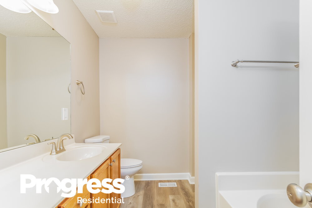 Building Photo - 258 Tillamook Dr