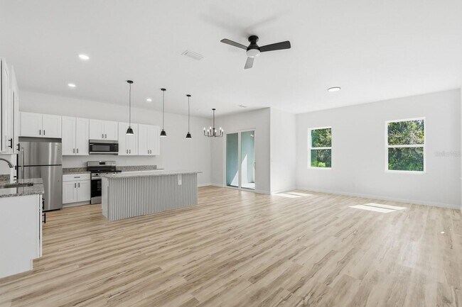 Building Photo - Brand New - 3 Bed 2.5 Bath Townhouse Palm Coast