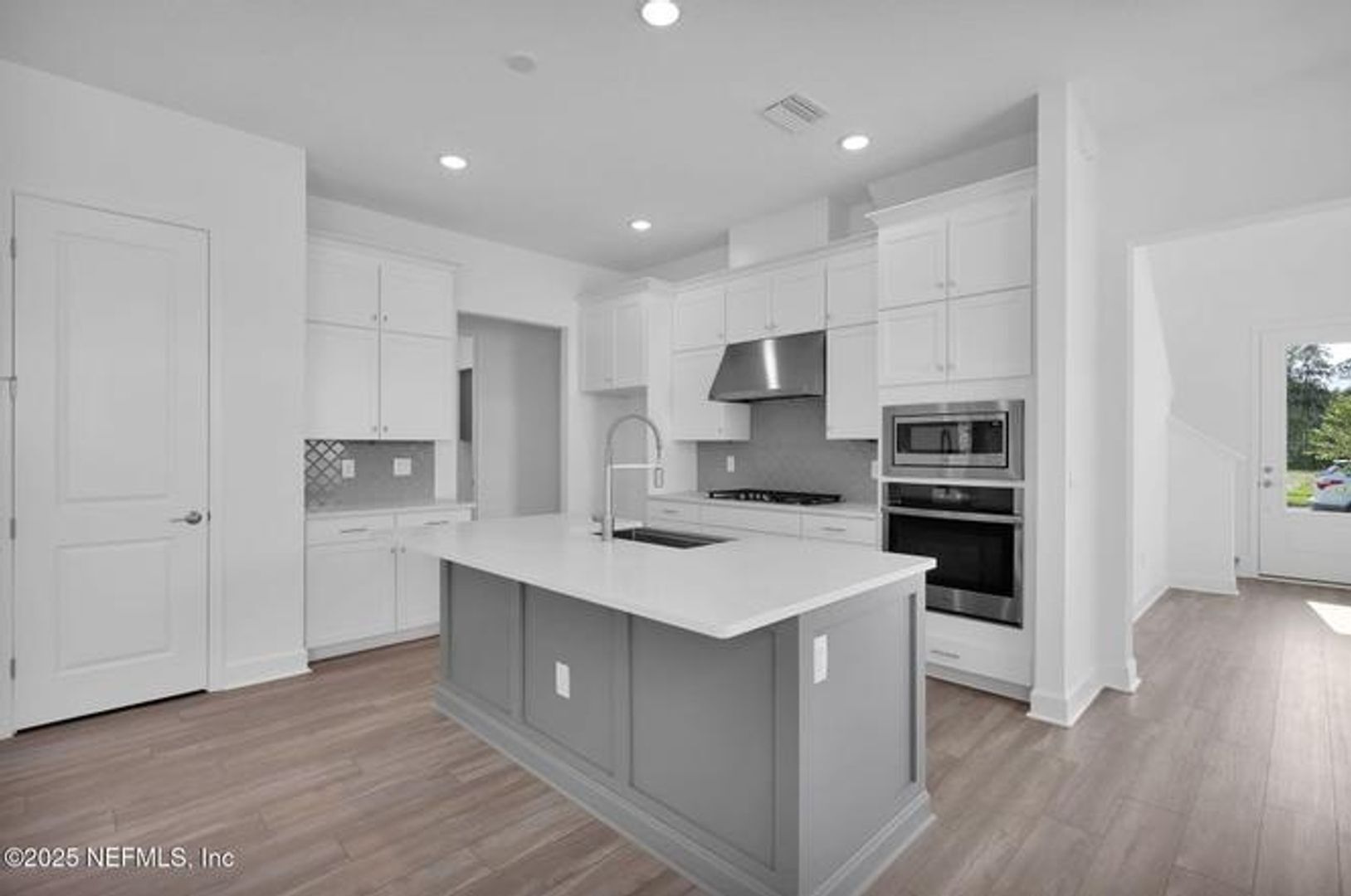 Building Photo - 183 Dawes Ave