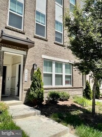 Building Photo - 14955 River Walk Way