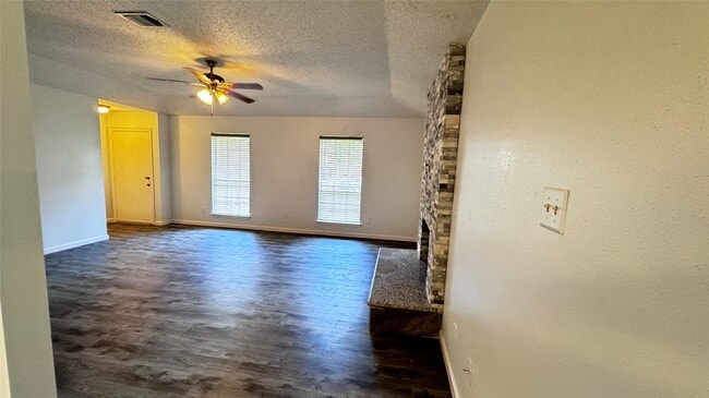 Building Photo - 2511 Maple Tree Ct