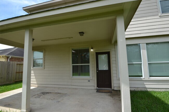 Building Photo - 2110 Banfield Ct