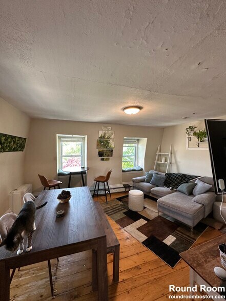 Building Photo - 282 Summer St