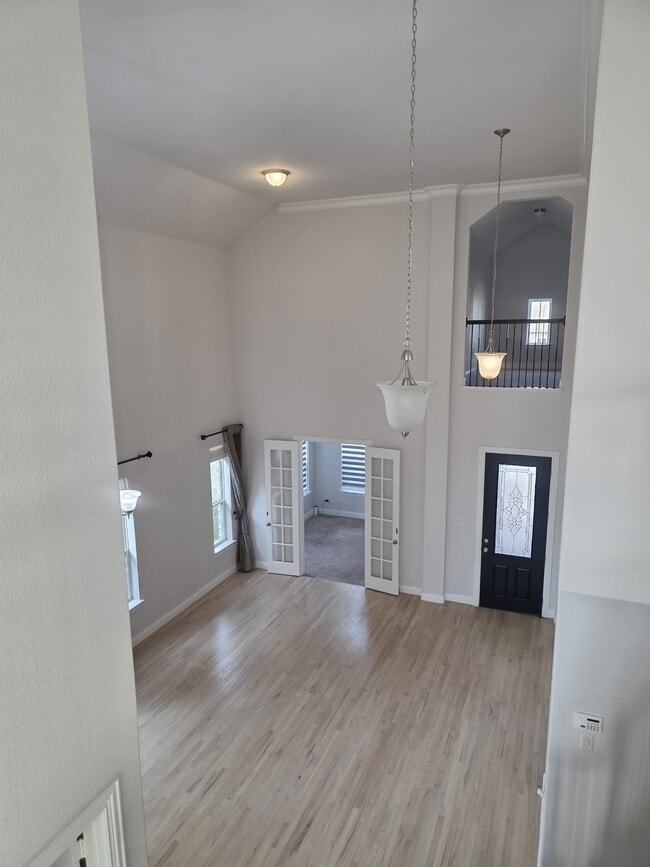 Building Photo - 5600 Snowberry Dr