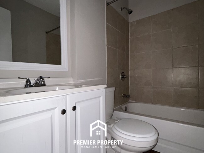 Building Photo - Charming 3BR/2BA Horn Lake Home | Hardwood Floors, Brick Fireplace & Fenced Yard