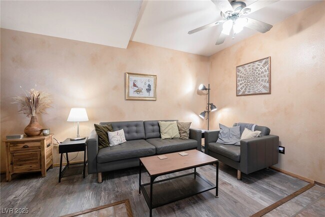 Building Photo - 1844 Mimosa Ct