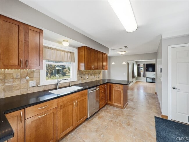 Building Photo - 429 Lionel Ave