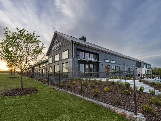 Building Photo - Modera McKinney Ridge