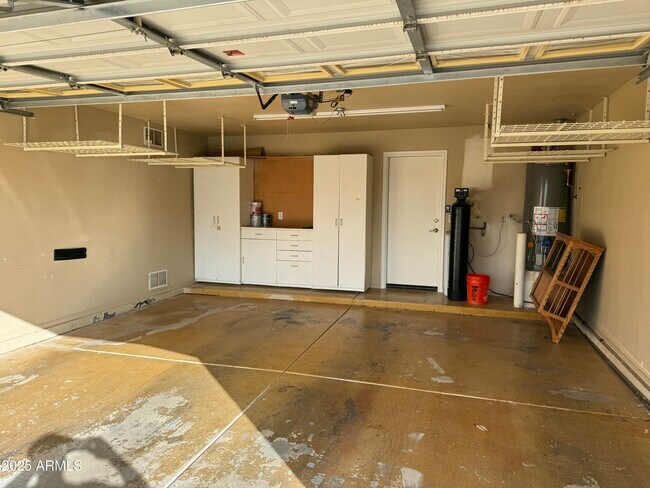 Building Photo - 11448 E Petra Ave