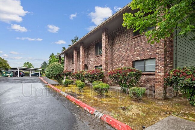 Building Photo - 5660 SW 180th Ave
