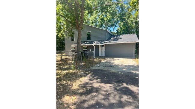 Building Photo - 606 Marshall St