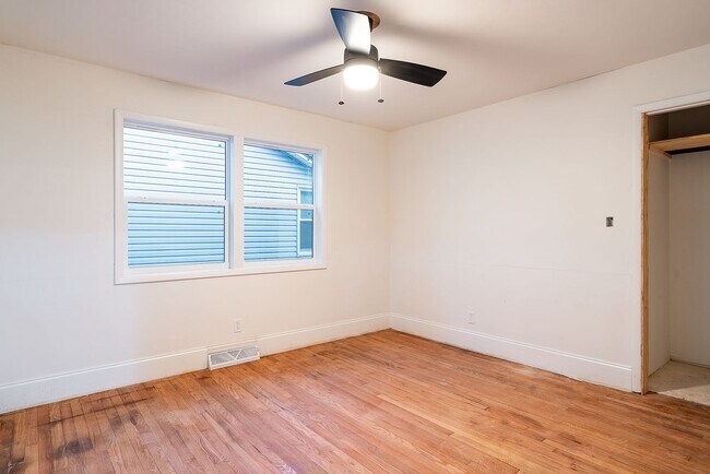Building Photo - REMODELED 4 BEDROOM HOUSE
