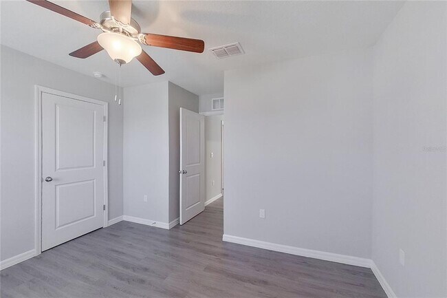 Building Photo - 8704 SW 44th Ct