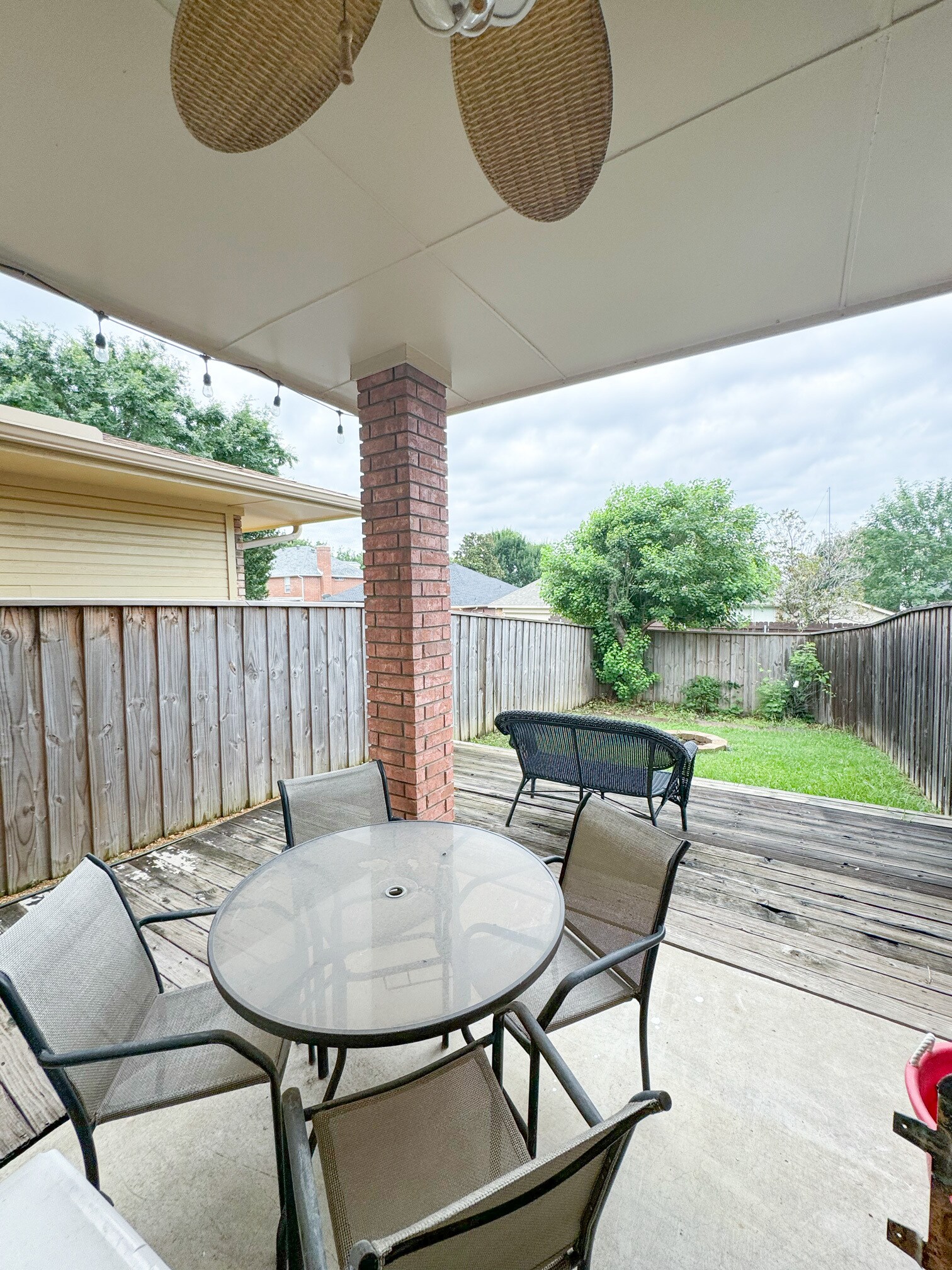 Building Photo - 2223 Meadowstone Dr