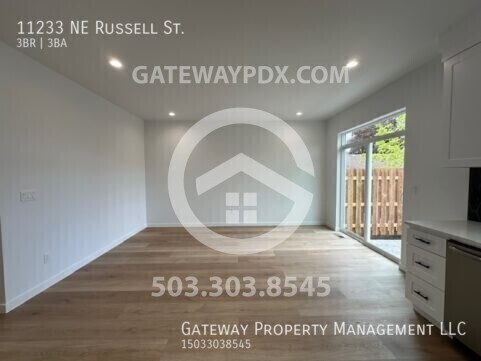 Building Photo - 11233 NE Russell St