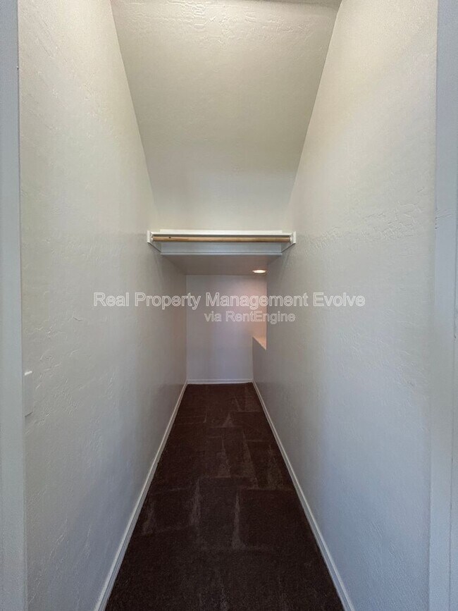 Building Photo - 9707 S 45th Ave