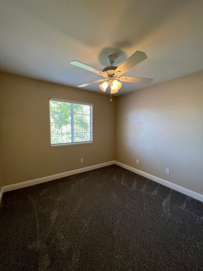 Building Photo - 5504 Pine Canyon Dr