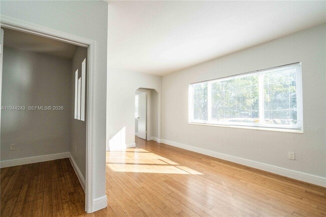 Building Photo - 7301 Carlyle Ave