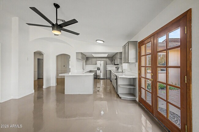 Building Photo - 16223 N 40th Pl