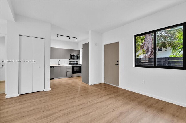 Building Photo - 753 NW 30th St