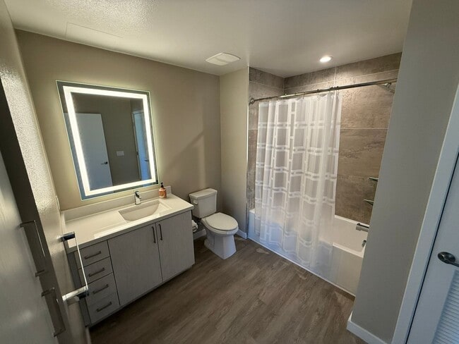 Building Photo - 355 N Cleveland St