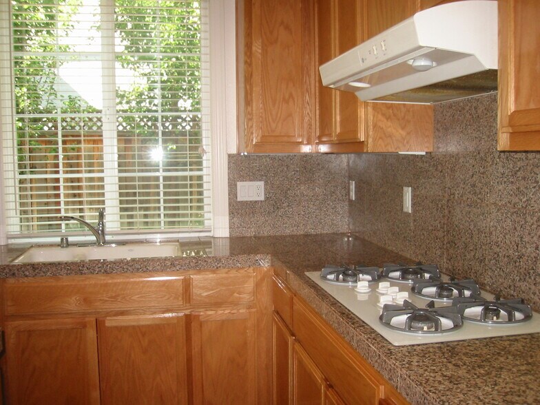 kitchen - 4431 Bangor Ct